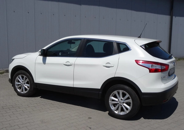 Nissan Qashqai cena 48700 przebieg: 77000, rok produkcji 2015 z Łobżenica małe 172